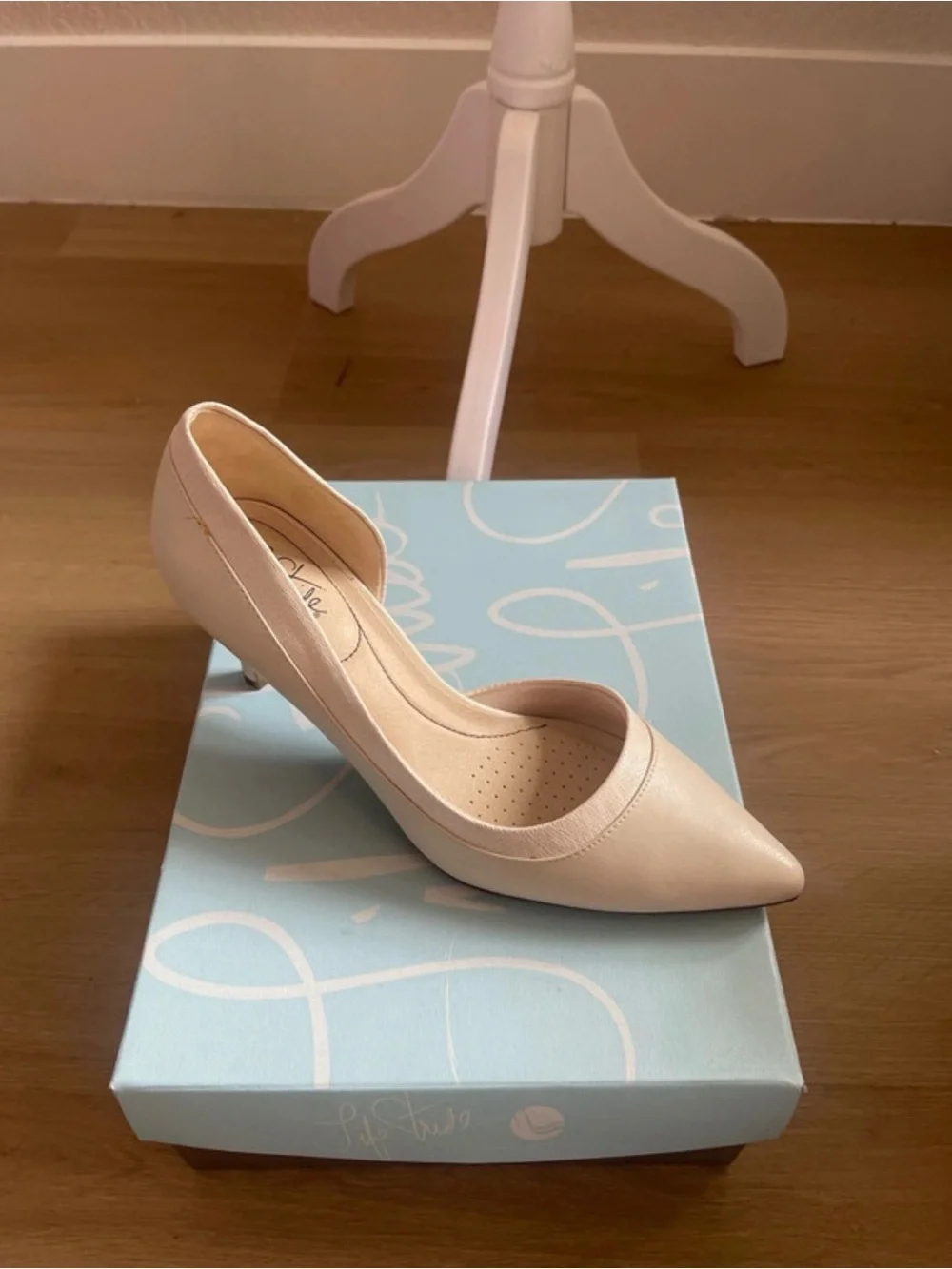 Life Stride Beige Pointed-Toe Pumps